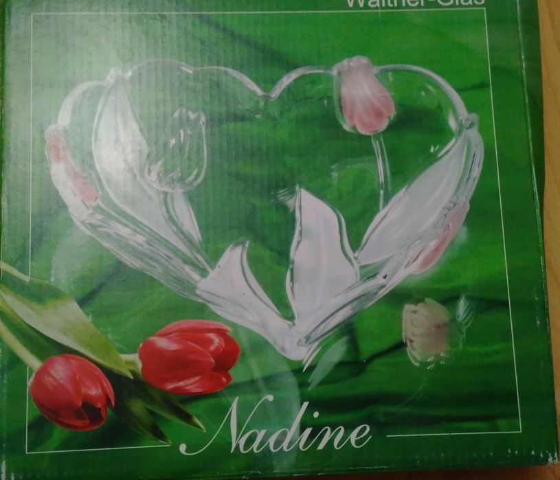 Кристални купи, чаши, бонбониера и салатиера