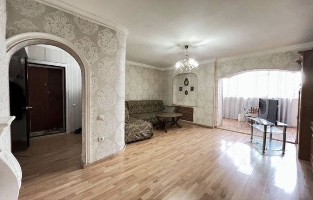 4/2/4 77 серия, Буз, бывшая светлана , Буюк ипак