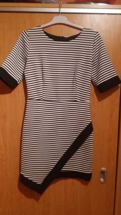 Rochie  scurta.., marimea  S