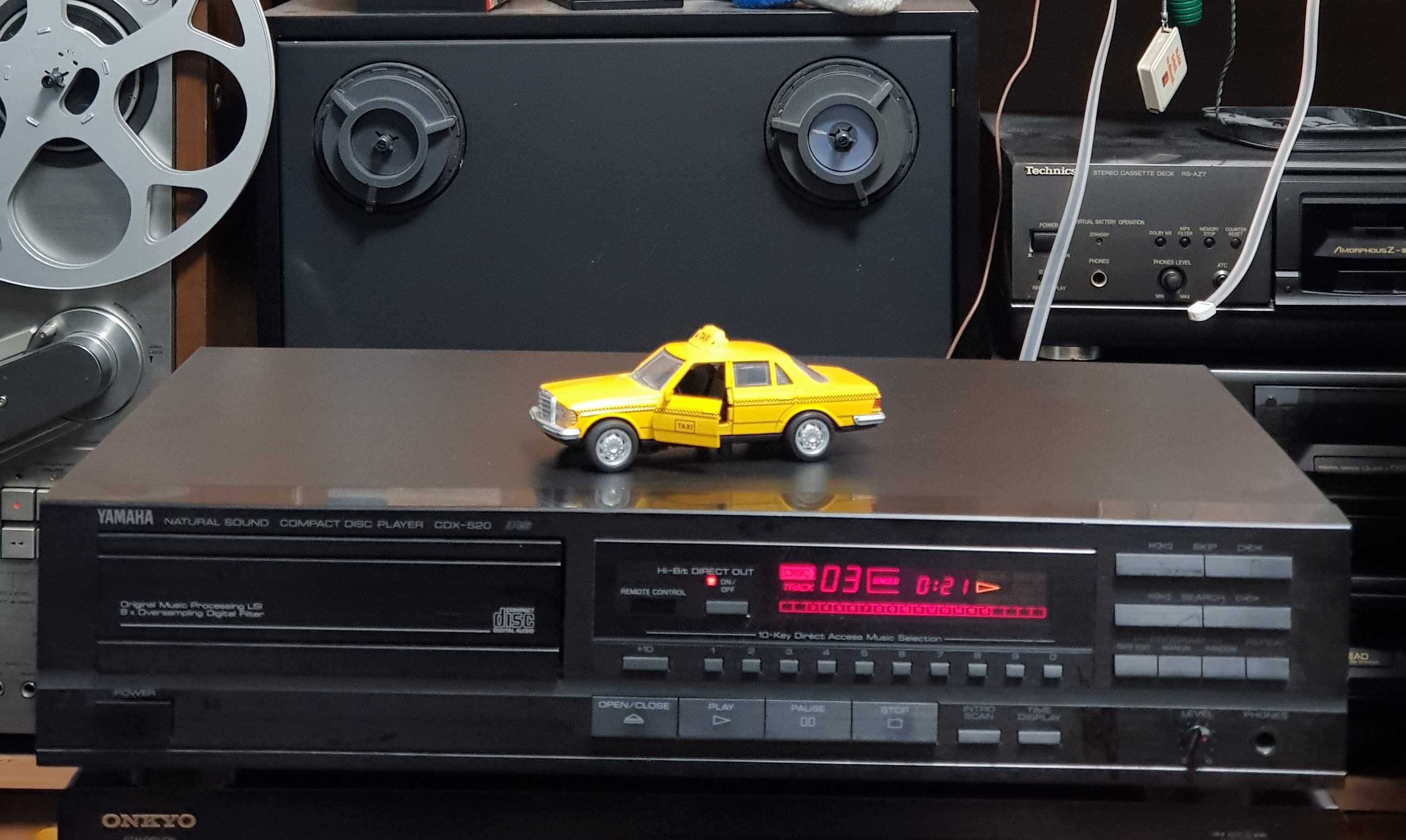Compact Disc Stereo Deck Player Vintage YAMAHA CDX520 (Made in Japan)