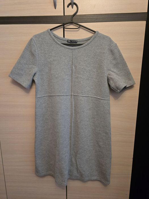 Сива спортно- елеганта рокля Zara