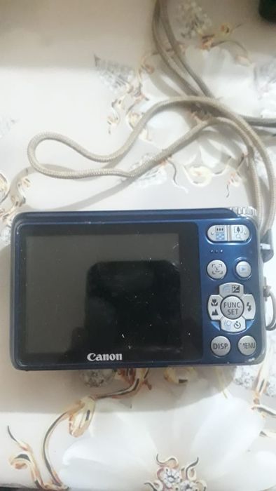 Продам фотокамеру.  Без зарядки.