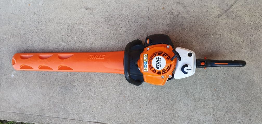 Foarfeca tuns gard viu .Stihl HS 82 R