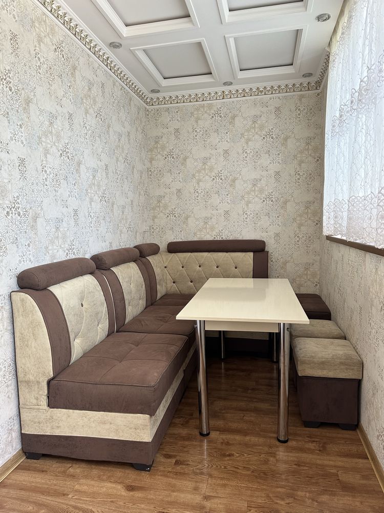 Продается уголок срочно