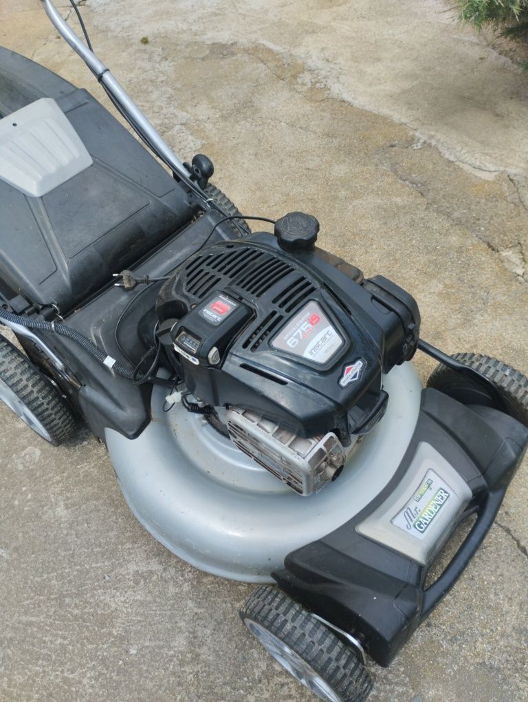 Самоходна косачка Briggs i Stratton