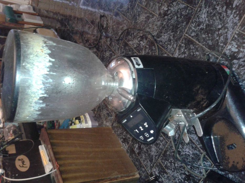 кафе мелачка.машина,тримери за подстригване филипс лот,хладилник