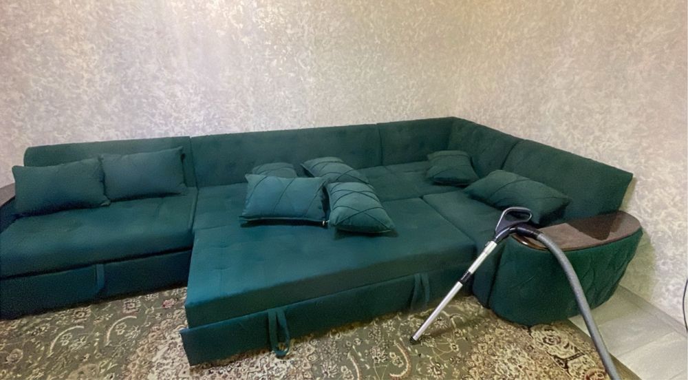 Диван в зал в отличном состоянии