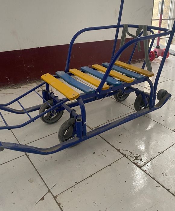 Продается санки на колесиках