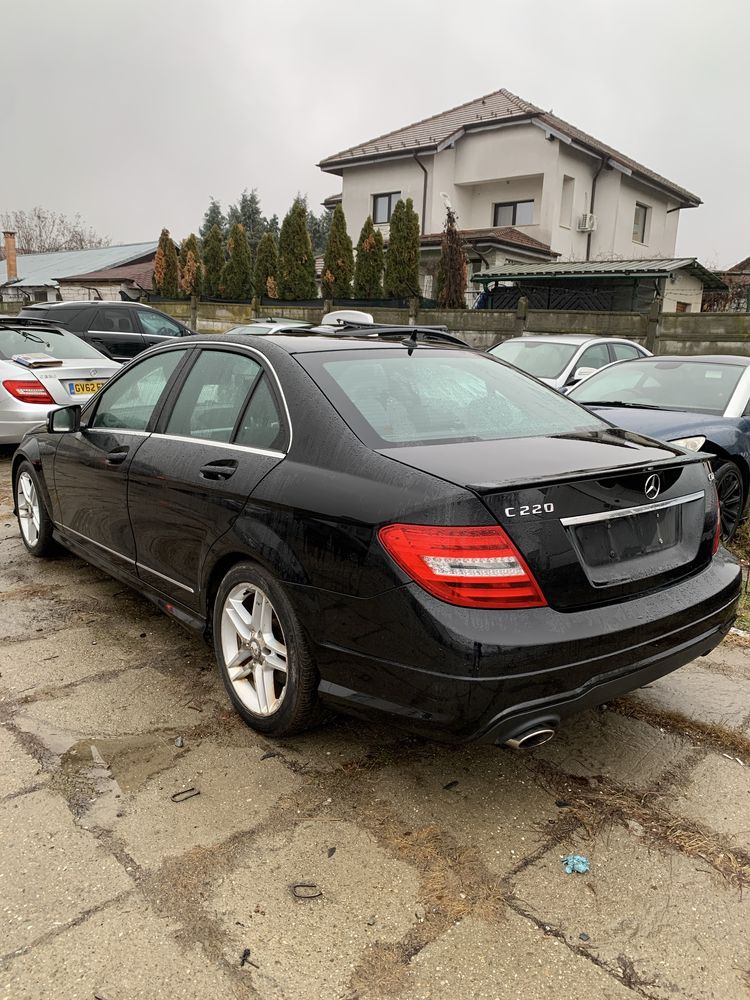 Dezmembreaz Mercedes c-class w204 facelift 220 cdi GARANTIE!