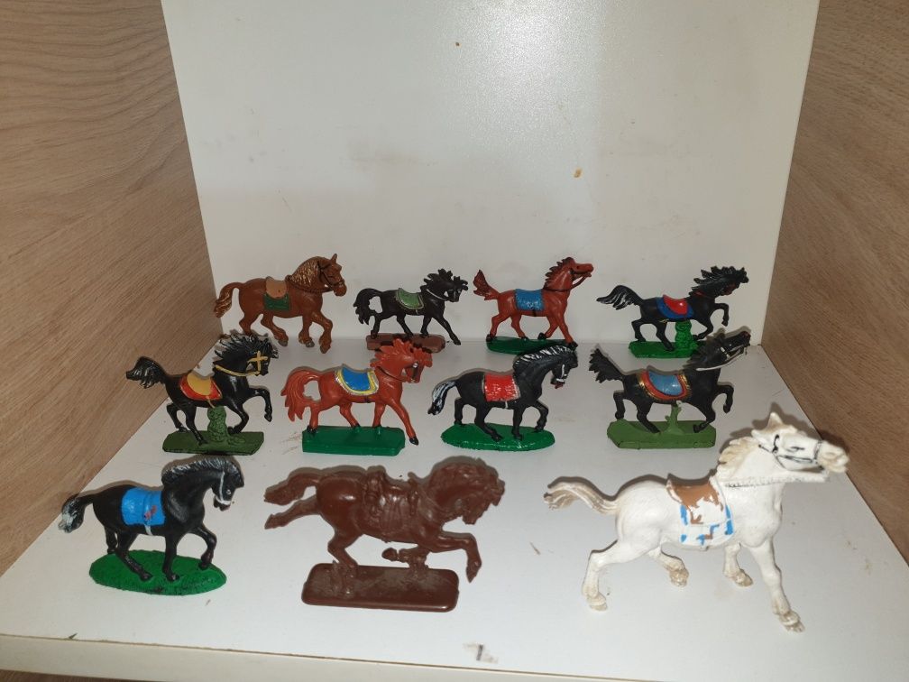 Cowboys, indieni, cavaleri, soldați plastic DDR
