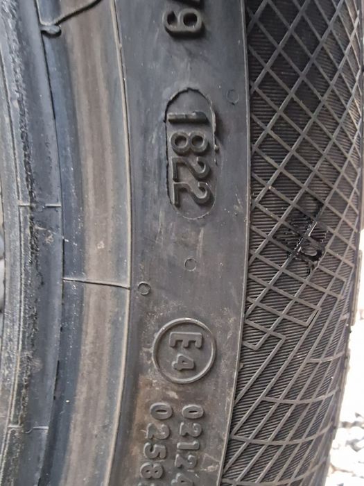 Anvelope 255/45R20 marca Continental, M +S, DOT 2022, 7 mm
