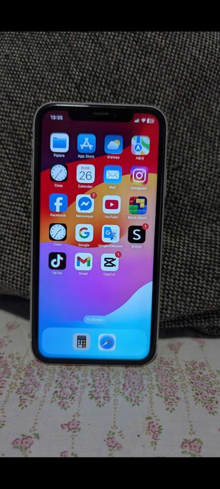 Vând iPhone xr 64 GB