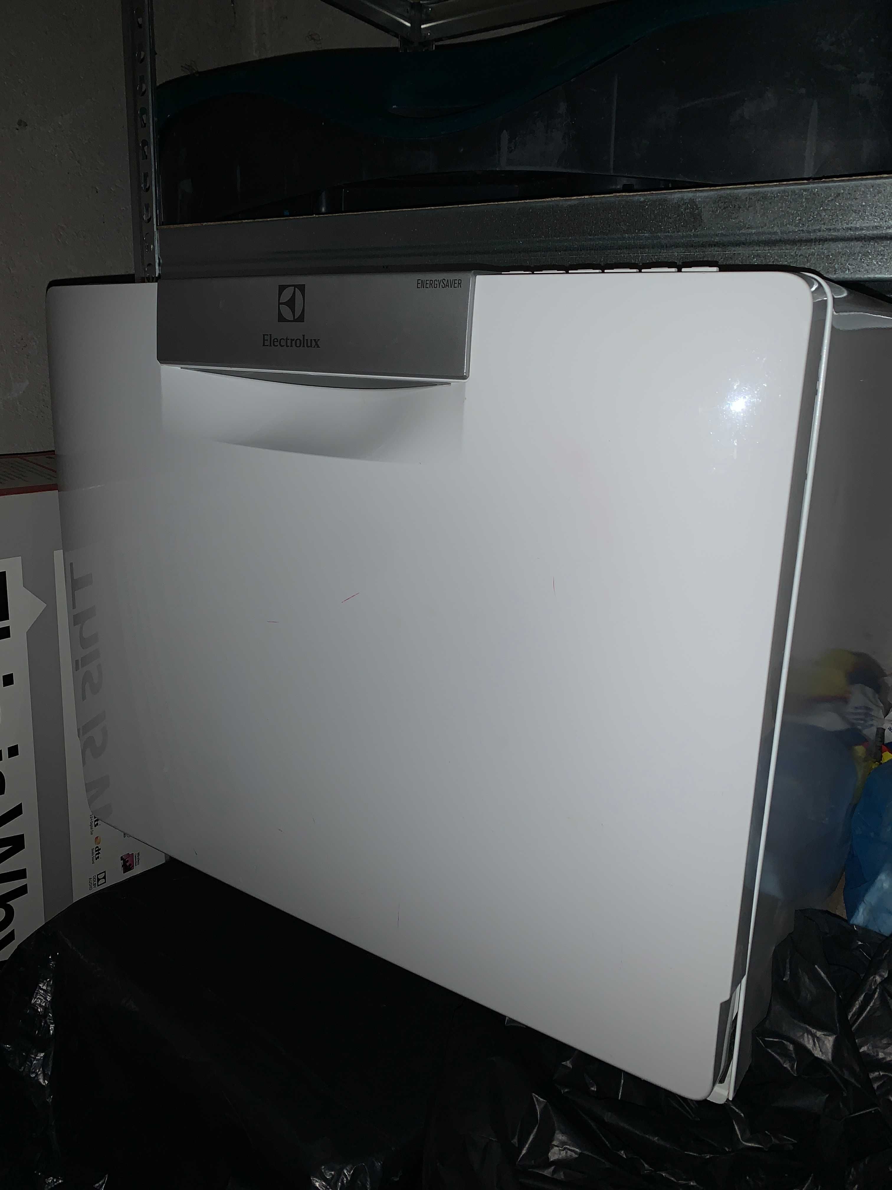 Masina spalat vase compacta ELECTROLUX ESF2440 si 2300OS defect?/piese