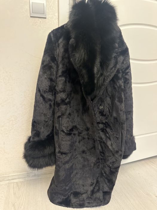 Черно палто