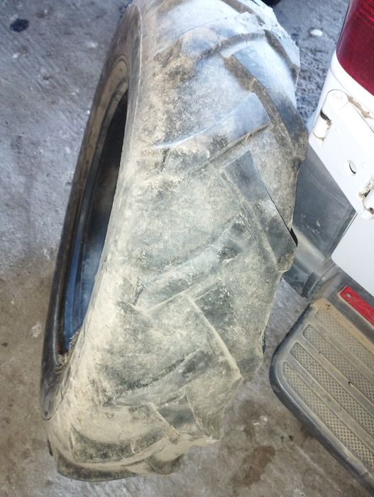 Vind 2 cauciucuri cu camere 750/20