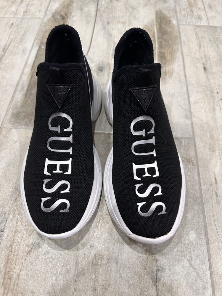 Дамски маратонки Guess 39