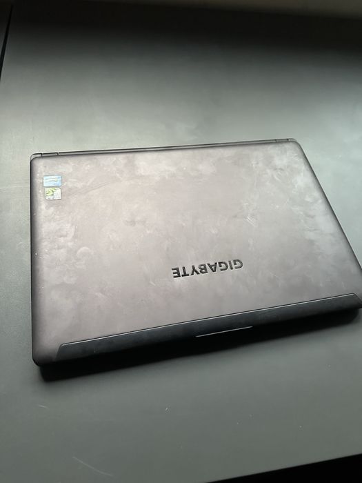 Laptop Gigabyte P35 gtx 980m