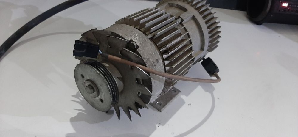 Motor de aer condtionat Spheros 1103308A,1kw, 24V autobuz Man