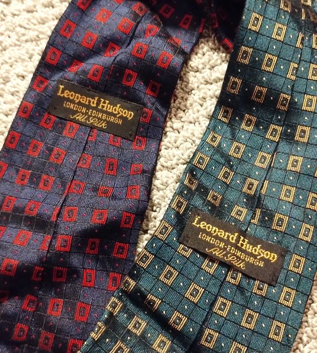 Ocazie! Lot de 100 de cravate, lichidare completa!