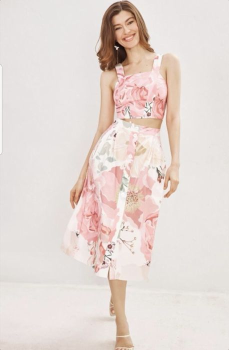 Летний костюм (юбка и топ)