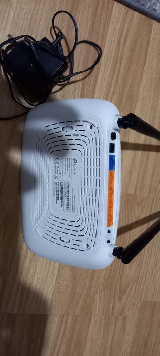 Roter TP-Link cu încărcător