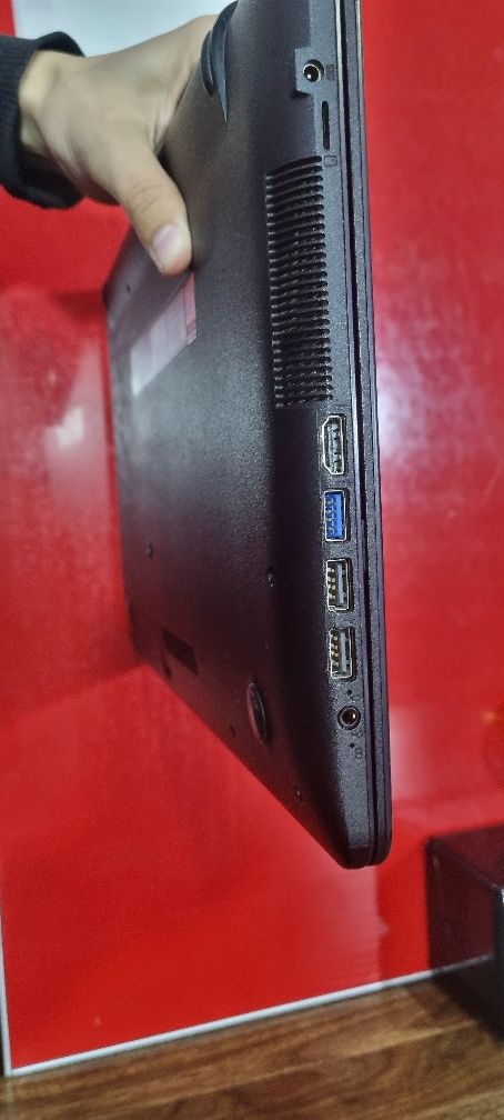 Noutbook Asus vivobook