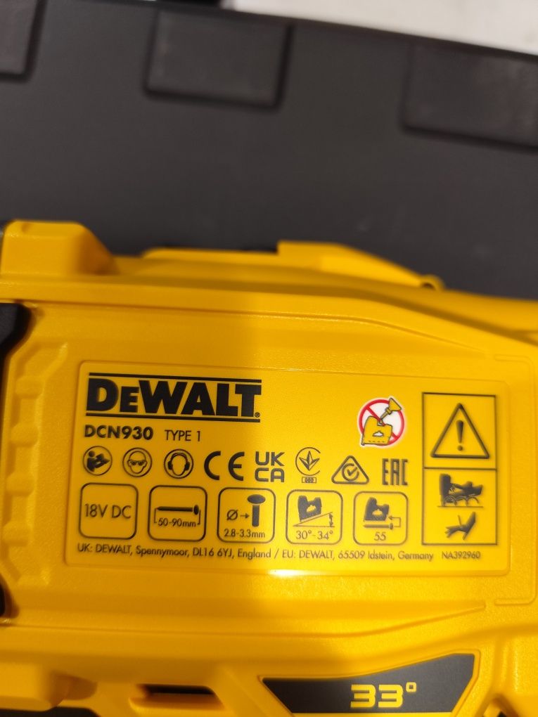 Топ цена пистолет такер за пирони гвоздеи Девалт DeWALT DCN930P2  18V