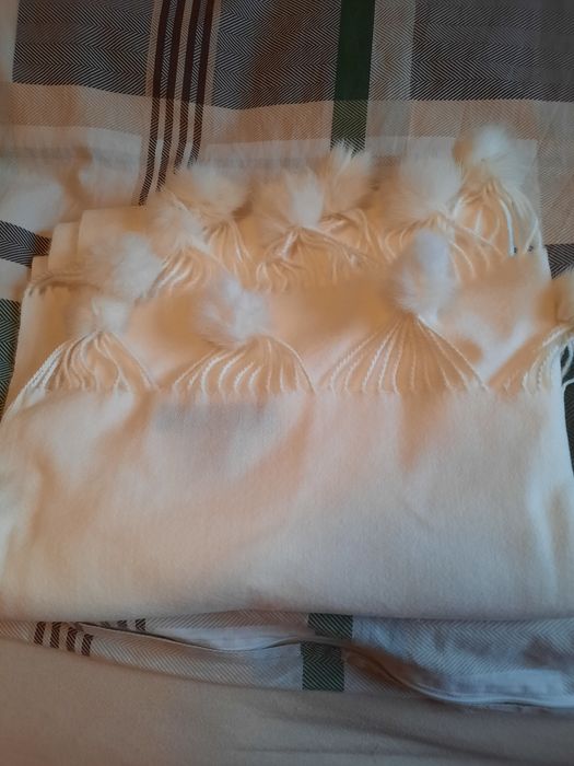 Minunat fular nou din cașmir cu canafi