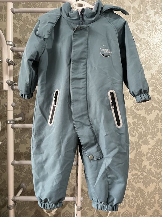 Продам осенний комбинезон для мальчика.