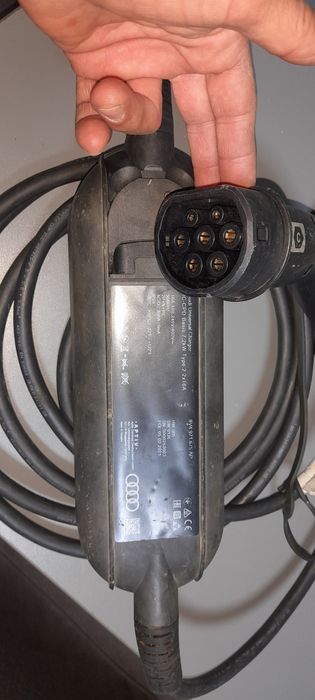 Incarcator universal audi e tron