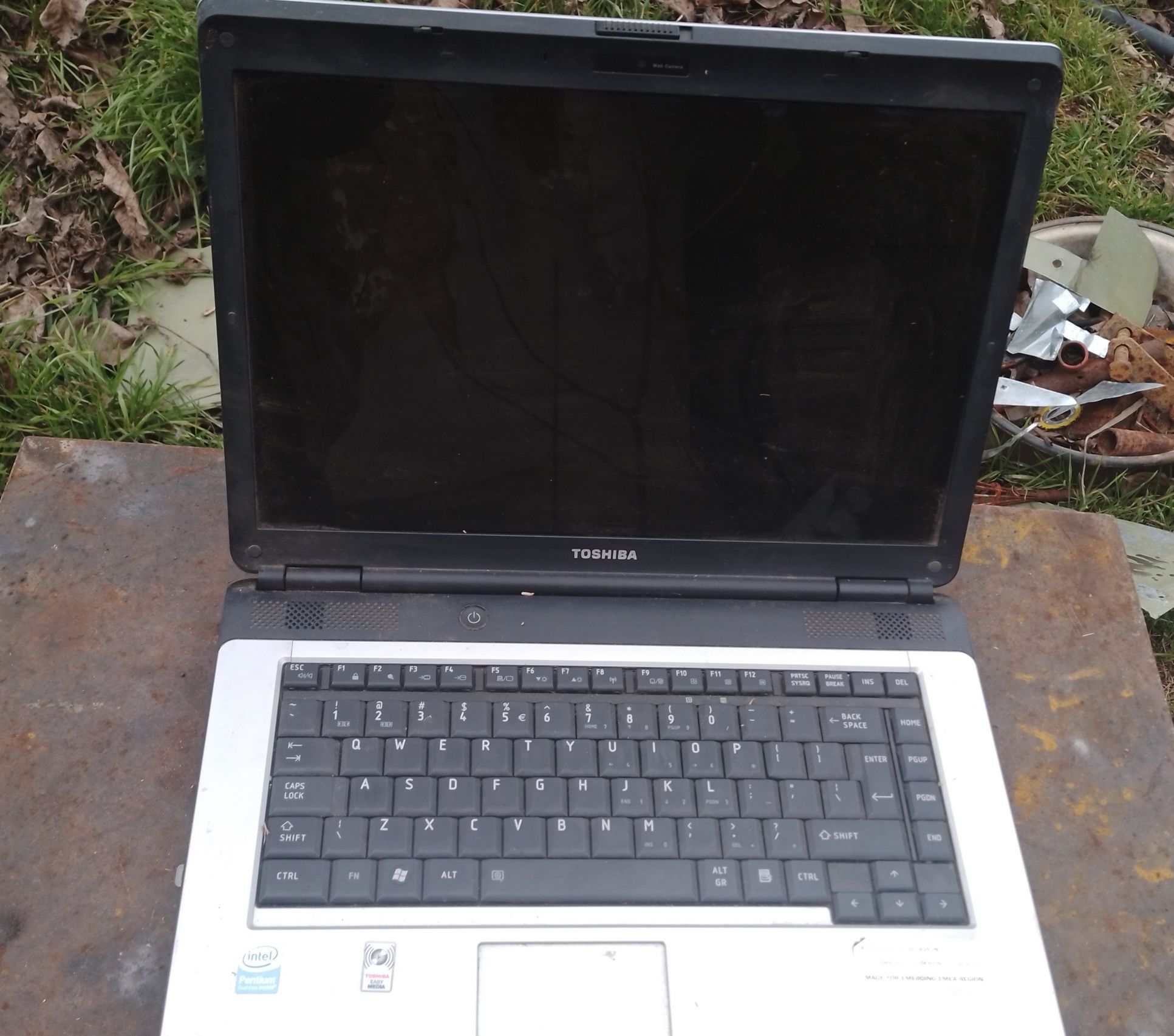 Laptop Toshiba Satellite L300-11G , defect pentru PIESE