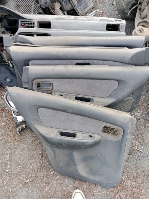 Приборная панель , дверные карты,руль Ниссан примера Р10