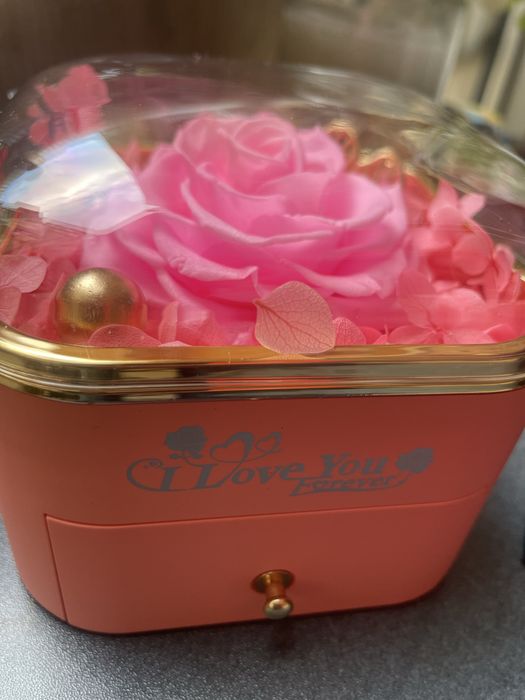 Cadou trandafir etern cu pandativ inima