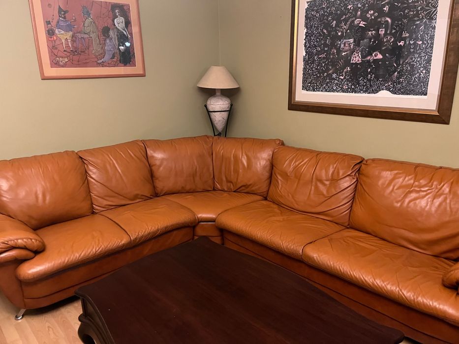 Кафяв ъглов разтегателен диван и фотьойл. Естествена кожа