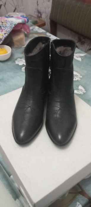 Женские новые полу-сапожки 38 размер