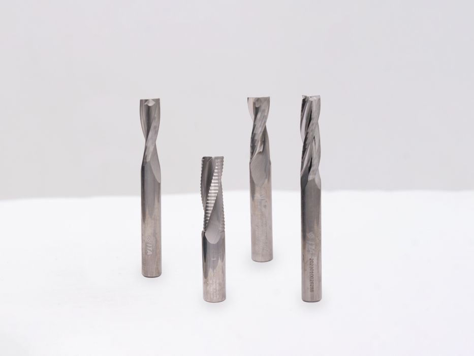Концевые фрезы спиральные стружка вверх, вниз