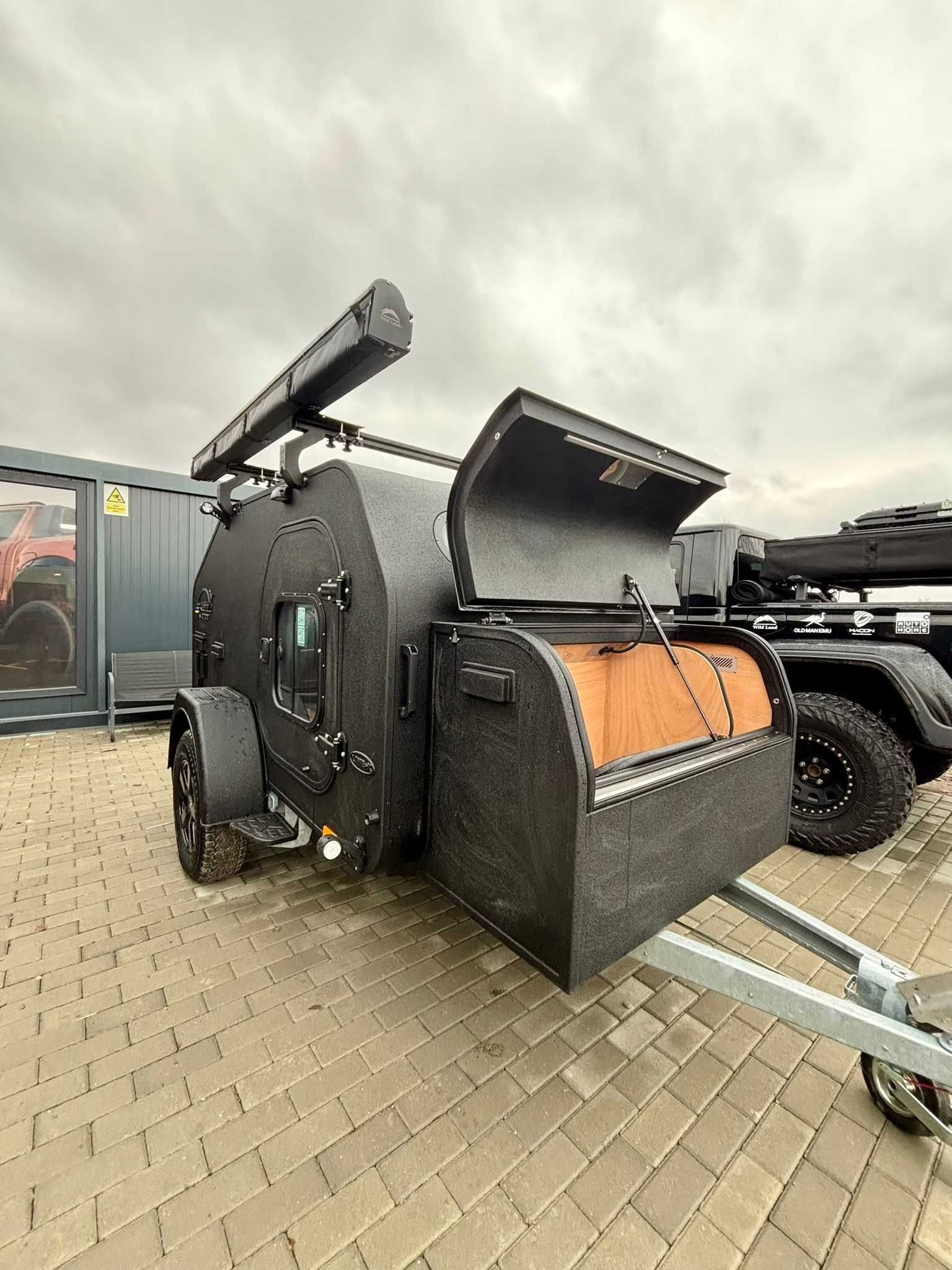 Rulotă Compactă Premium X-Line, negru, Lifestyle Camper