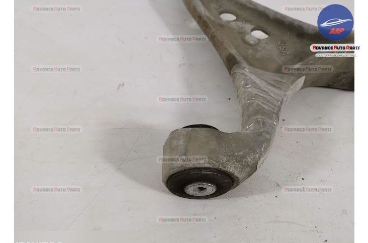 Ляв преден носач / Lqv preден nosach Mercedes-Benz M-Class W166 , , ,