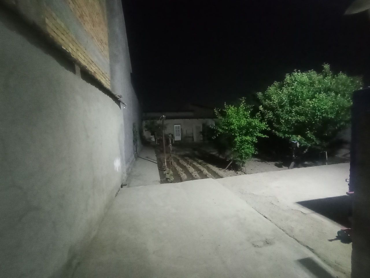 Uy sotiladi srochna