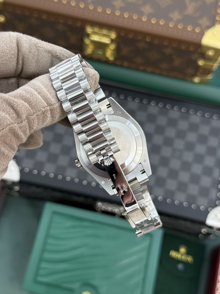 Rolex Day-Date 40 Platinum Baguette