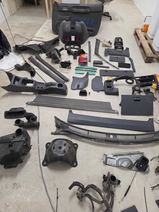 Части за Тойота РАВ 4  1995 г. първа генерация 3 врати ляв волан