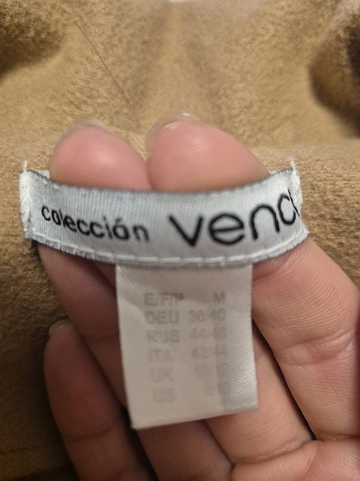 Дамски есенни  палта. Отговарят на раззмер с/м