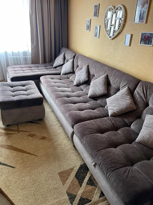 Большой диван хорошего качества
