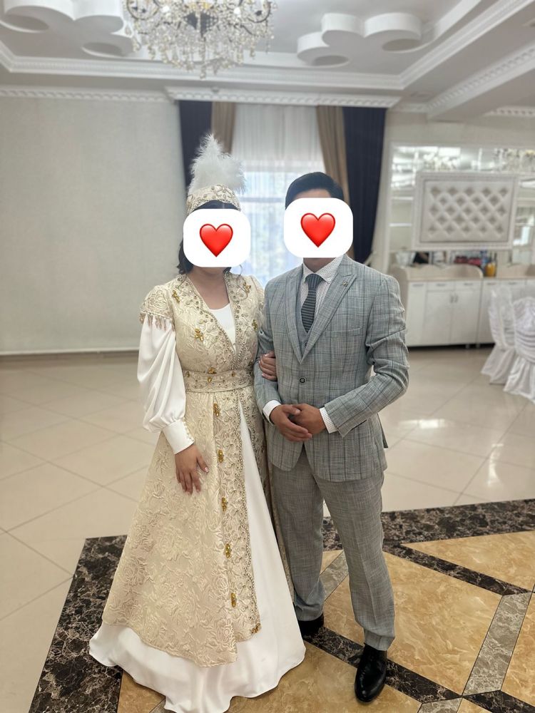 Платье на узату в отличном состоянии
