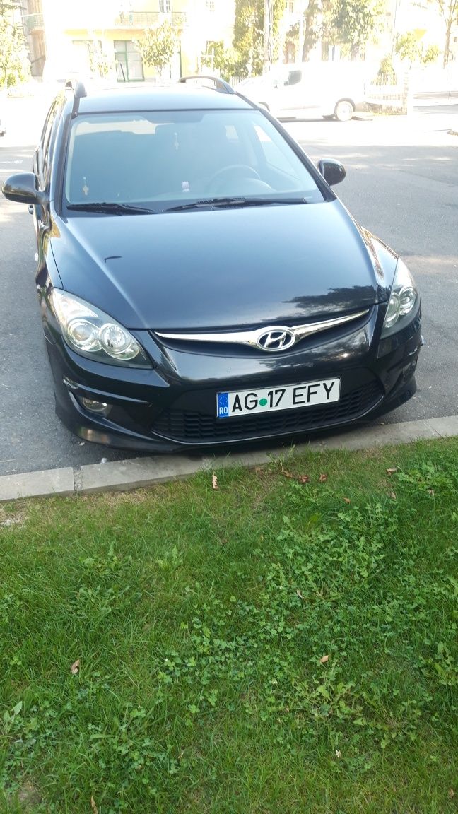 Vînd autoturism Hyunday.