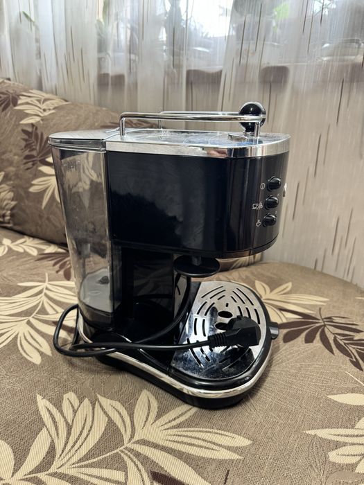 Кафе машина Delonghi ECO311