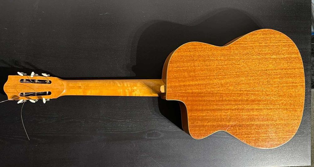 Българска Акустична Китара Кремона Хемус