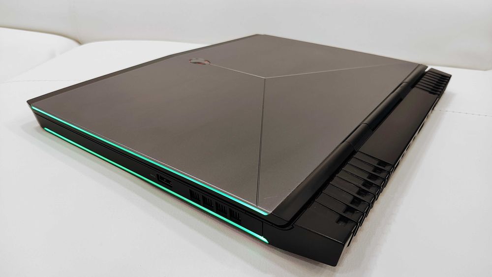 Laptop ALIENWARE ,intel core i7, video 8 GB nvidia GTX, ram 32 gb