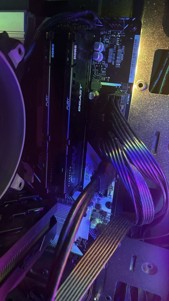 ТОП! Геймърски компютър- i5 14600KF, 4060TI, ASROCK B760M PRO