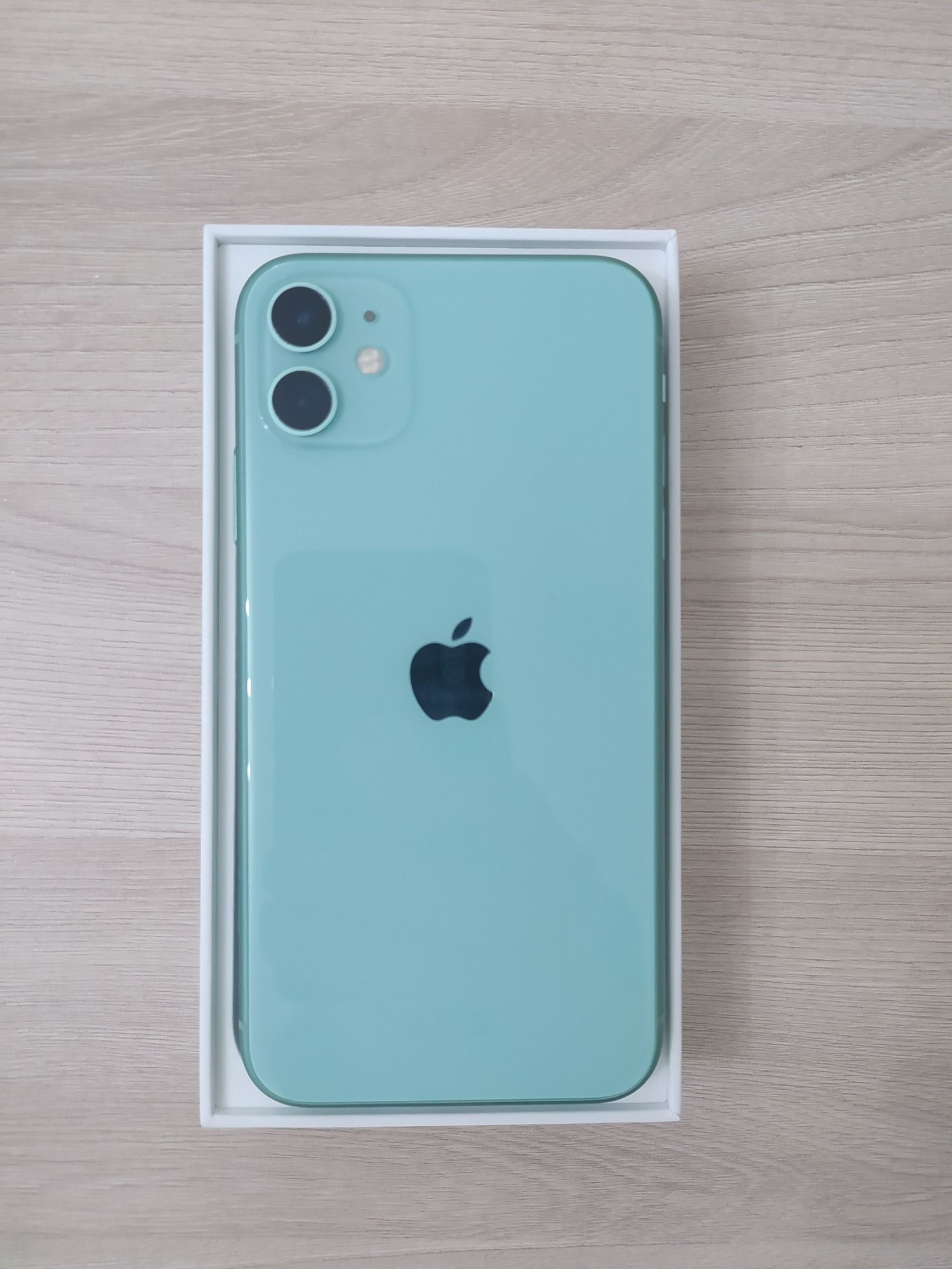 iPhone 11 в идеальном состоянии